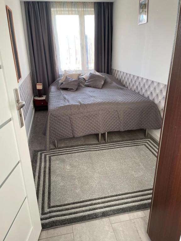 White Apartment photo 2