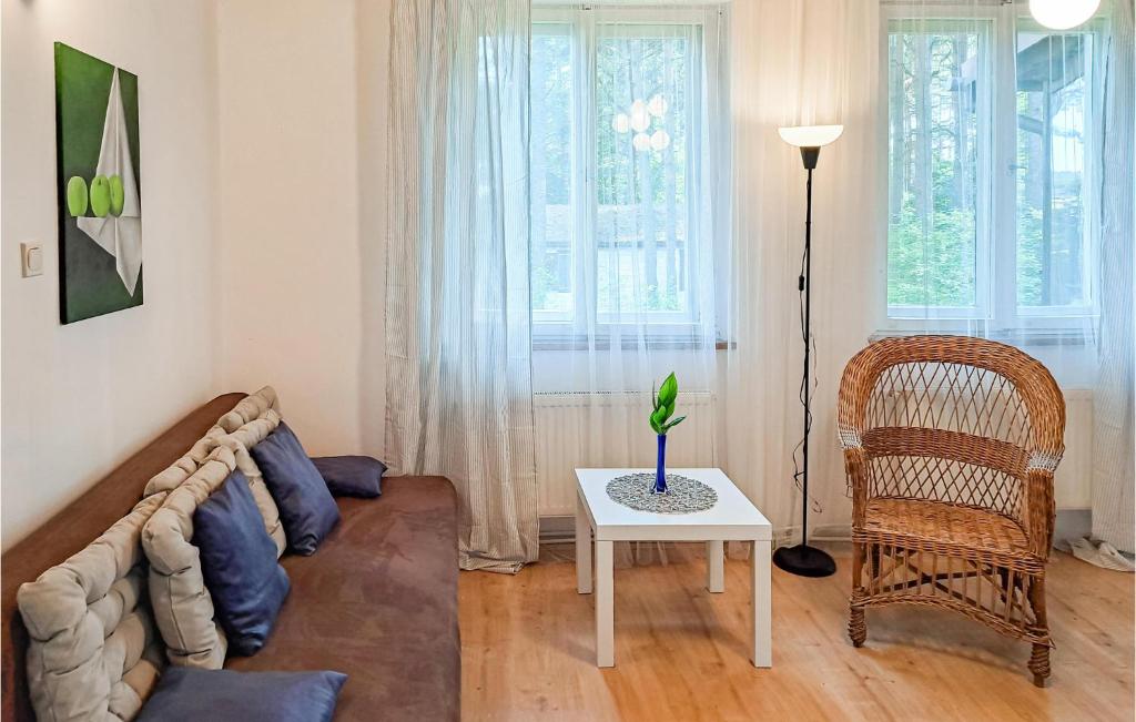 3 Bedroom Cozy Home In Stezyca photo 3