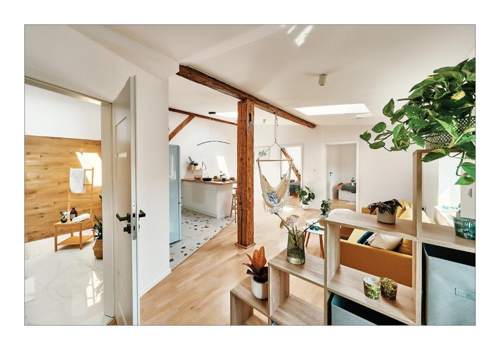 Sunny Apartment at the Heart of Old Town photo 3