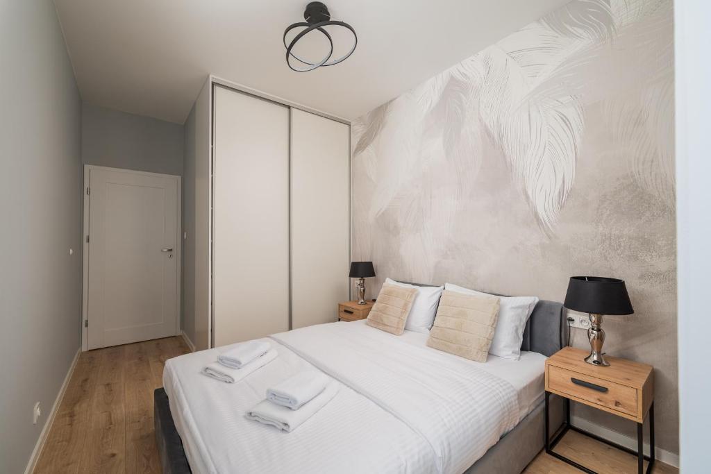 Wilanów Sarmacka Apartment with Garden by BookingHost photo 2