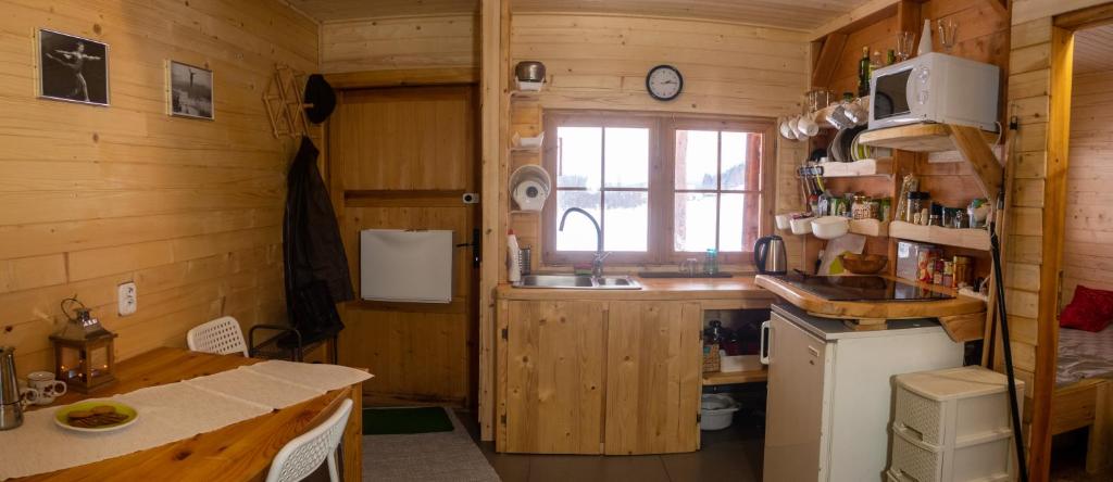 Drewniany domek pod masywem Śnieżnika photo 3