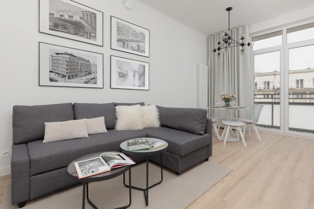 Spacious Apartment with Panoramic View of Warsaw by Noclegi Renters — photo 1