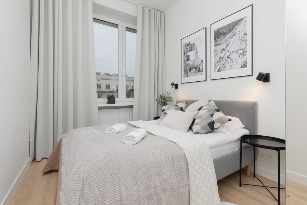 Spacious Apartment with Panoramic View of Warsaw by Noclegi Renters photo 3