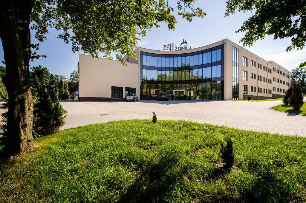 Hotel Trzebnica — photo 1