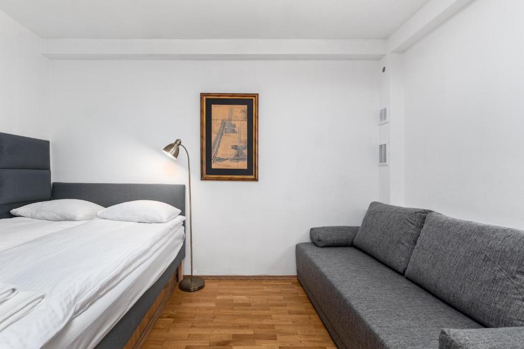 Studio E. Plater with AC by Your Freedom photo 2