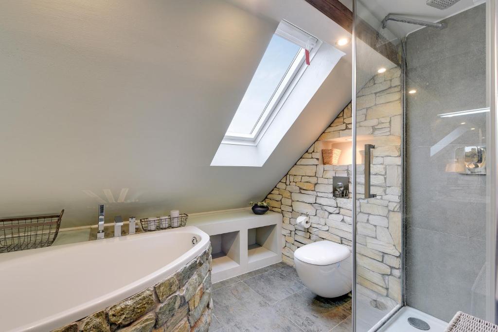 Grand Apartments - Wood Loft Apartment photo 3