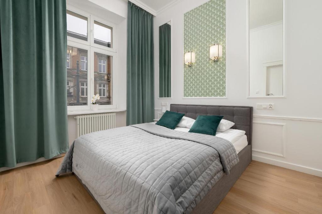 Sage Green Apartment Piotrkowska in Łódź by Noclegi Renters photo 2