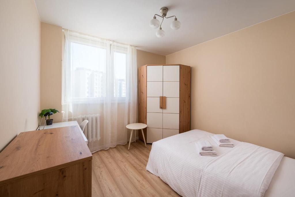 Targówek 3-Bedroom Apartment by BookingHost photo 2