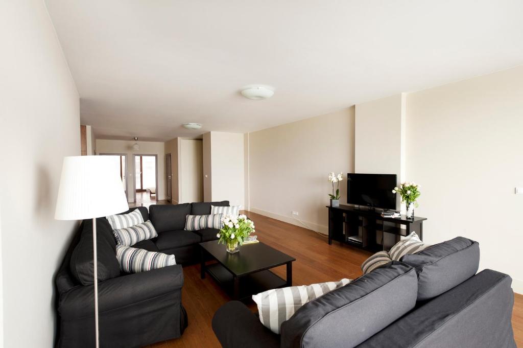 Triton Park Apartments photo 3
