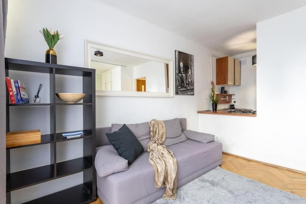 Close-Urban Chic - One Bedroom Apartament - Warsaw Stays - Żelazna — photo 1