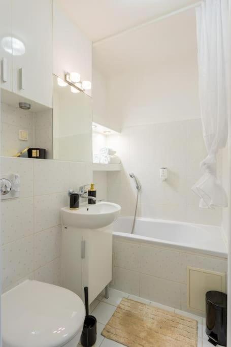 Close-Urban Chic - One Bedroom Apartament - Warsaw Stays - Żelazna photo 3