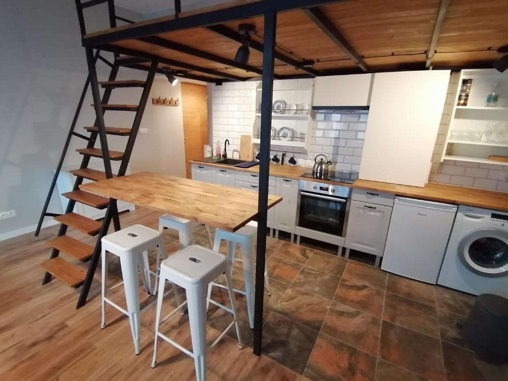 Studio Krakow old town apartment — photo 1