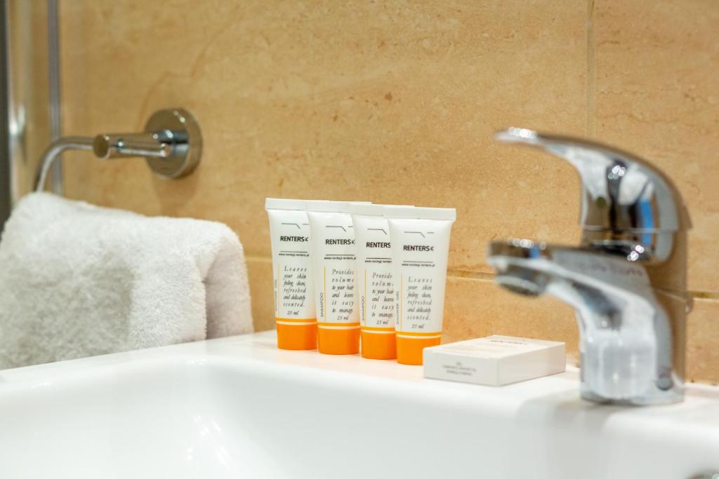 19 Dzielnica Apartamenty Warszawa by Noclegi Renters photo 3