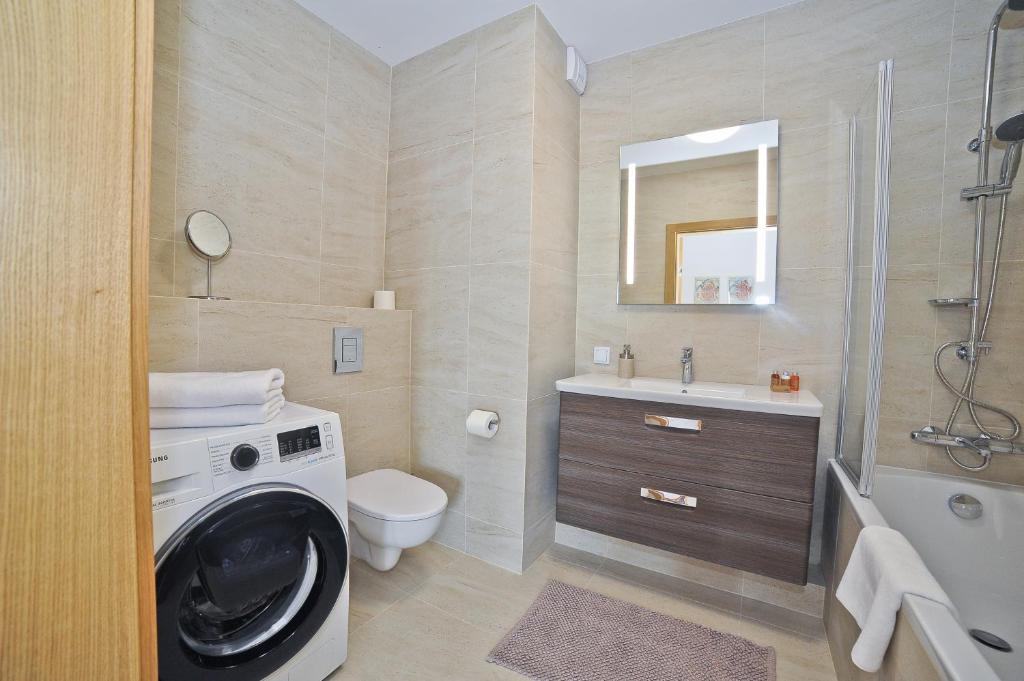 Grand Apartments - Three bedrooms with panorama of the Old Town photo 3