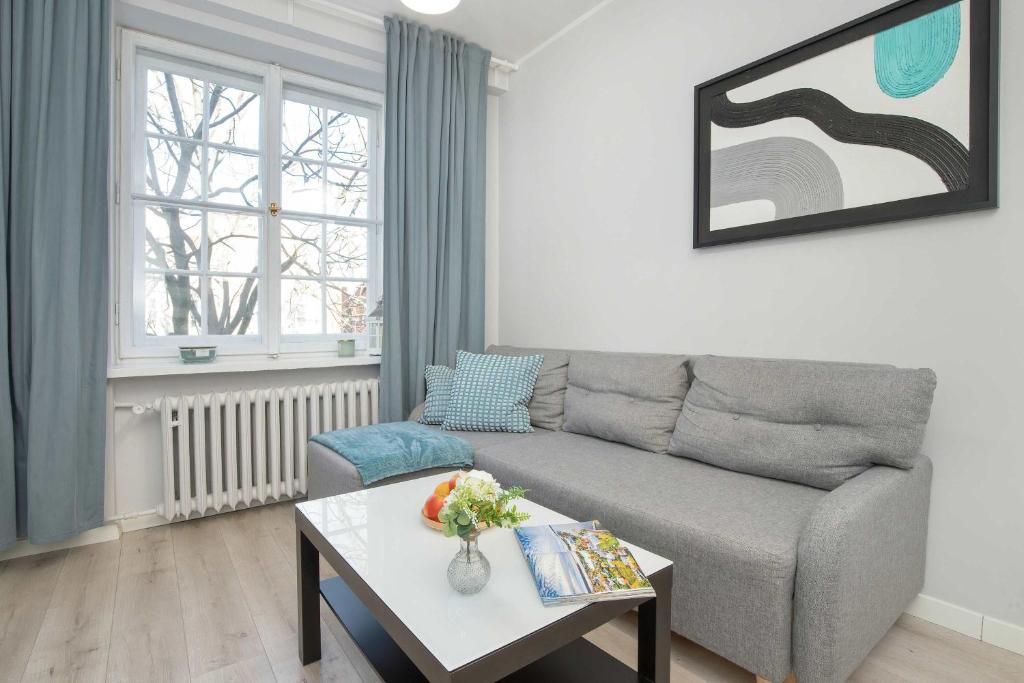 Jasny Apartament z Parkingiem Główne Miasto w Gdańsku by Noclegi Renters — photo 1