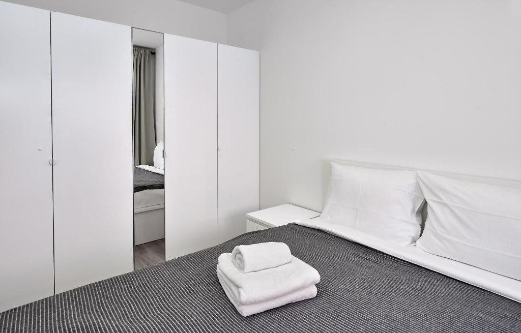 Sielawy Modern Apartment by BookingHost photo 3