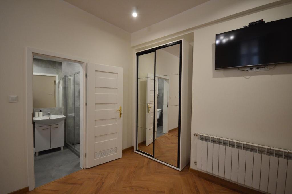 Royal Castle Apartments photo 3