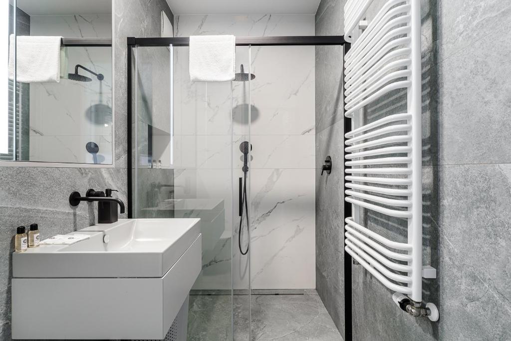 Premium Apartments with FREE Parking & Balcony MENNICA RESIDENCE photo 3