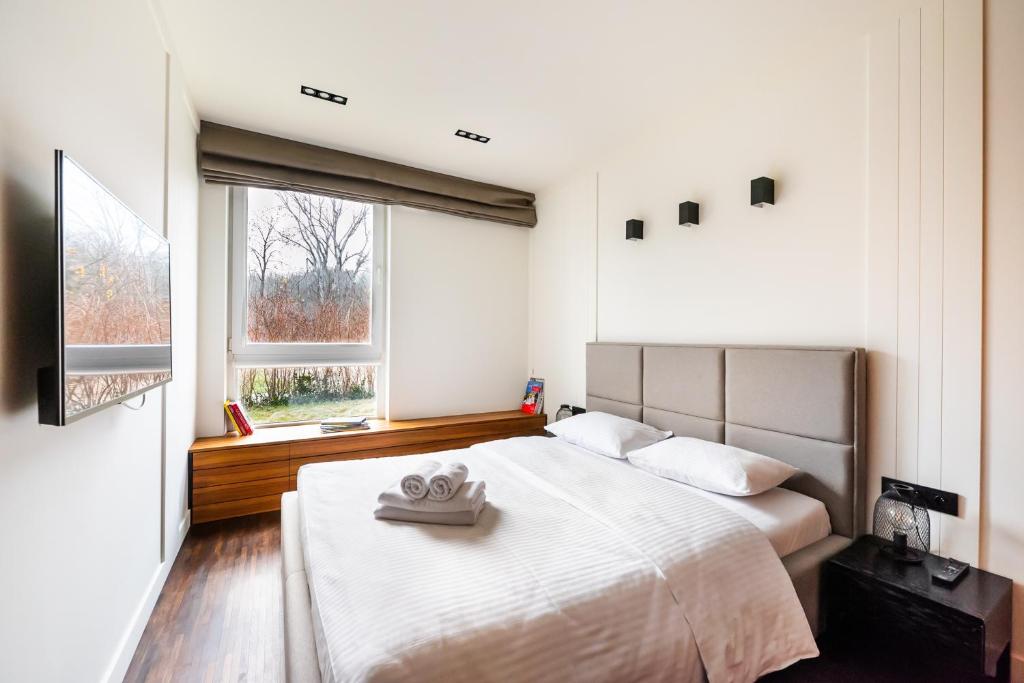 Wola Luxury Wooden Apartment by BookingHost photo 2