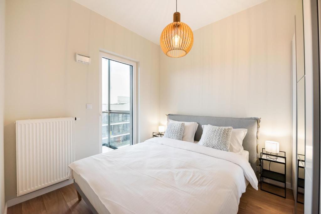 Wola Lush Apartment by BookingHost photo 2