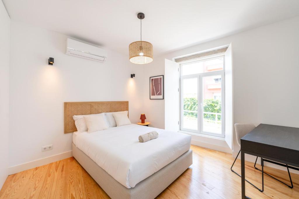 Sunny Lisbon Apartments by Soulplaces — photo 1