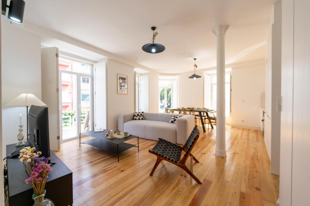 Sunny Lisbon Apartments by Soulplaces photo 2