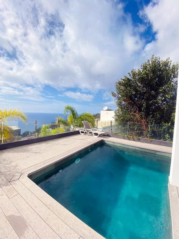 Sunshine Villa with Optionally Heated Pool 150m above Ocean & Sandy Beach photo 3