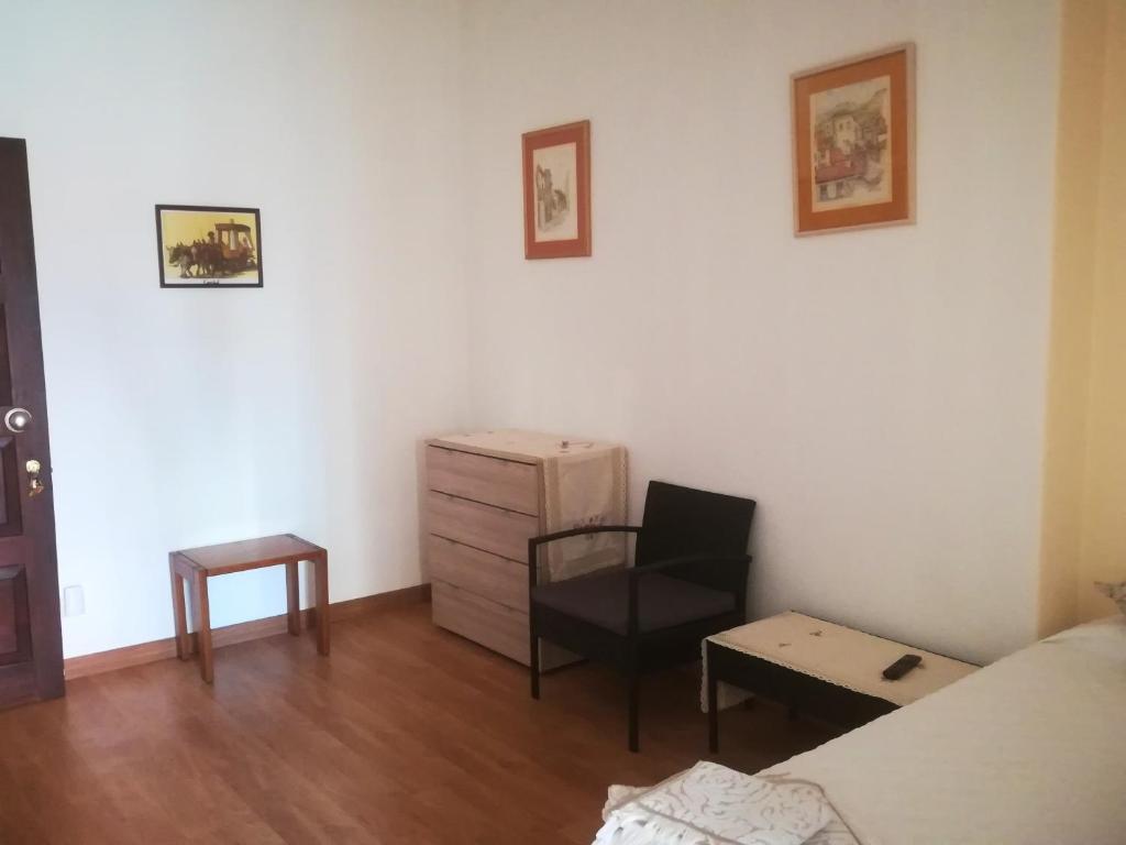 Comfortable Studio in Central Funchal – 20 m² – Terrace photo 2