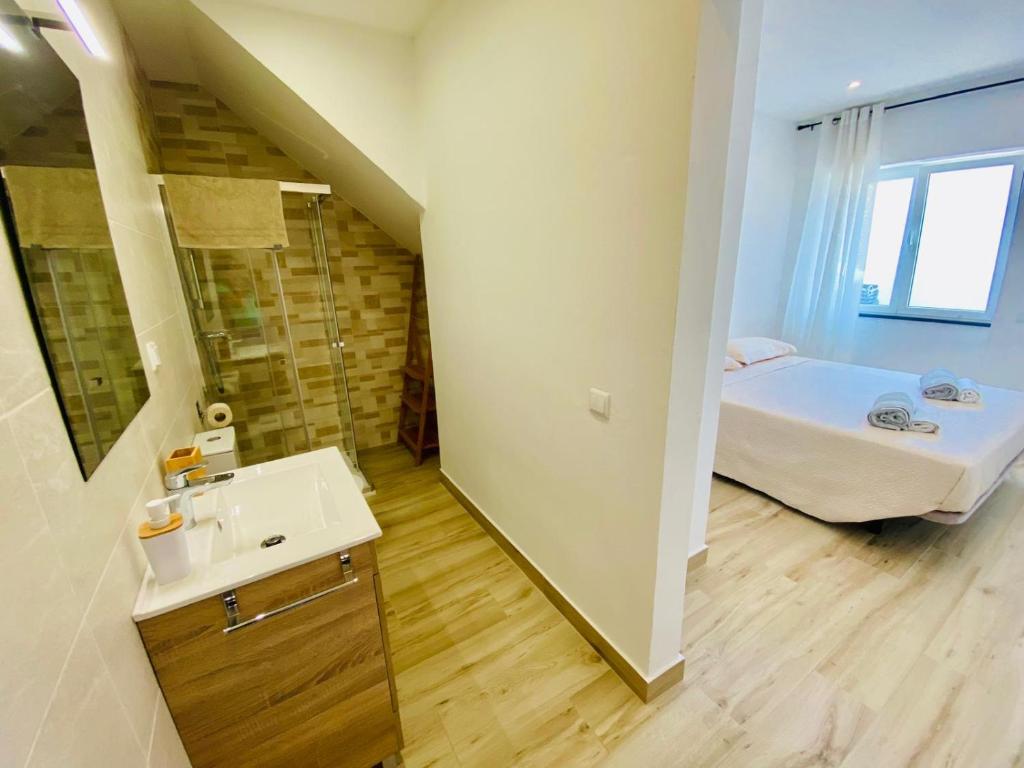 Sunset Apartments GF photo 3