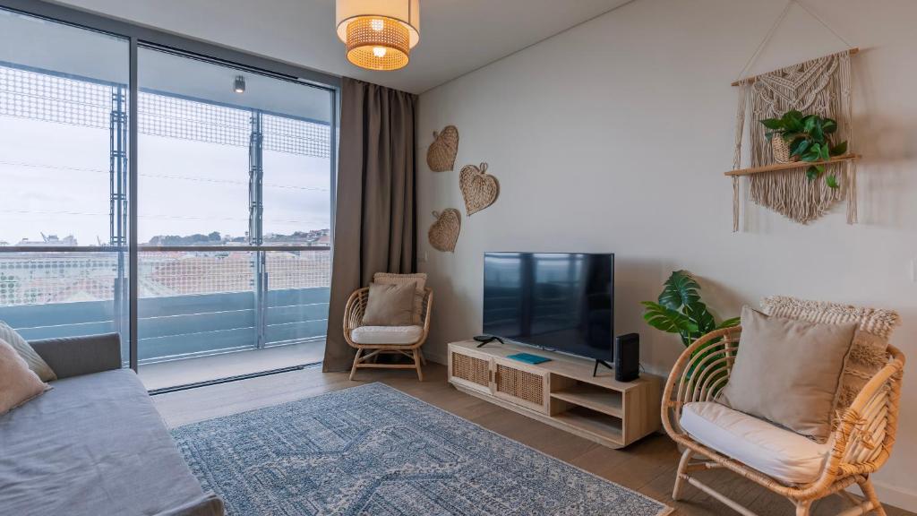 River View 1BDR Apartment by LovelyStay — photo 1