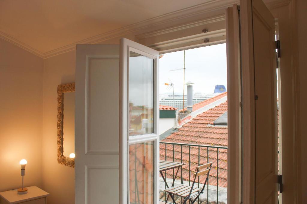 037 - Rua da Regueira - Alfama — photo 1