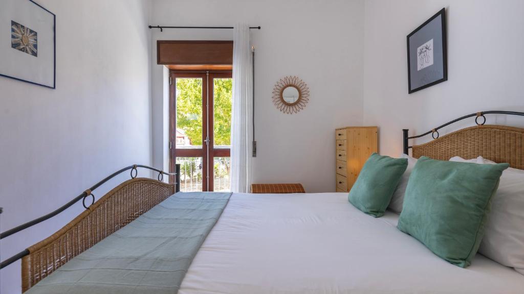 Seaside Getaway With Balcony by LovelyStay photo 2