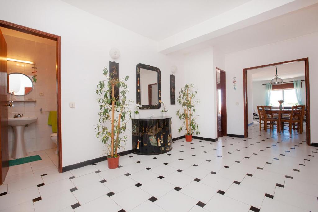 Stunning Room with private Bathroom and shared balcony photo 3