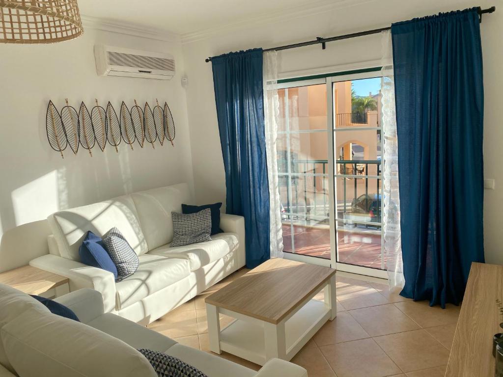 St. James Beach & Pool Apartment photo 2