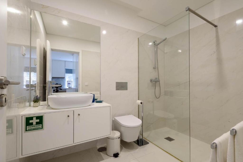 Stylish Almada Historic City apartment photo 3