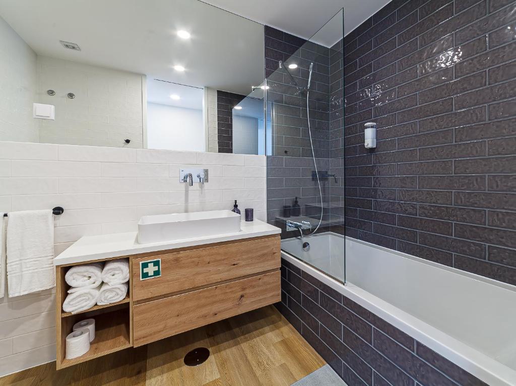 The Green Tiles Apartment incl Parking by Home Sweet Home Aveiro photo 3