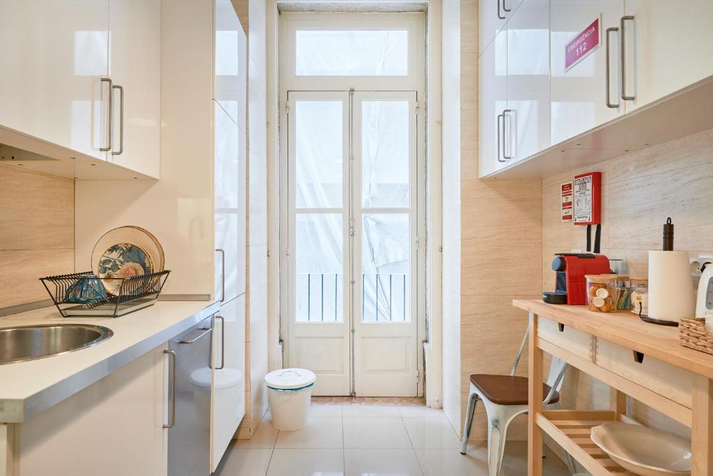 Spacious Apartment in the Perfect Lisbon Location photo 3
