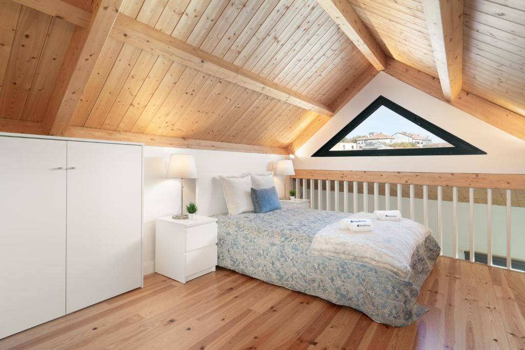 Host Wise - Lovely & Cozy Duplex Flat photo 3