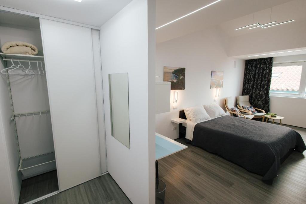 Cozy Seaside Studio Apartment C - Faraway photo 3