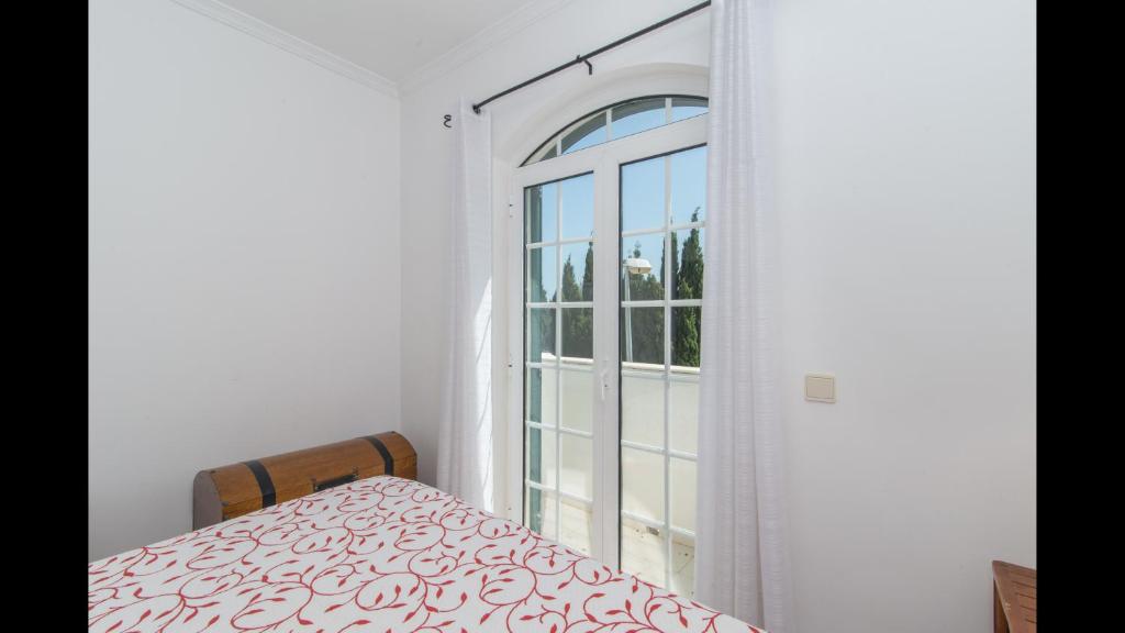 Cabanas T1 Apartment with Balcony BBQ 8min Walk to Beachfront photo 2
