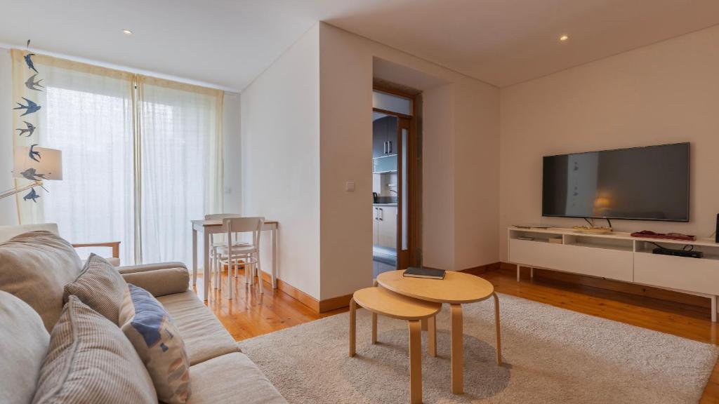 Luminous 1BDR Apartment by LovelyStay — photo 1