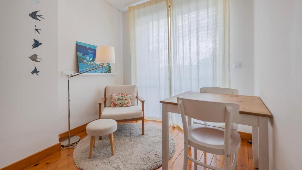 Luminous 1BDR Apartment by LovelyStay photo 2