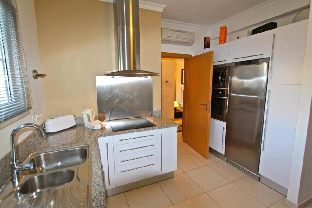 Spacious Vilamoura Villa 4 Bedrooms Villa Amendoeira Table Tennis — photo 1