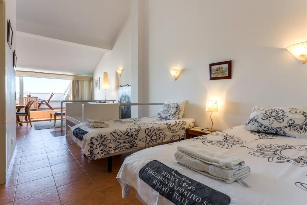 Terrace Flat with Magnificient view photo 2