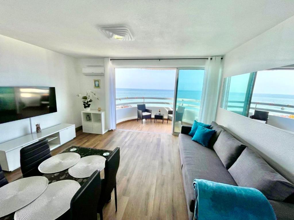 Top Ocean View Apartment - amazing sunset - modern style - pool & 200m to beach photo 2