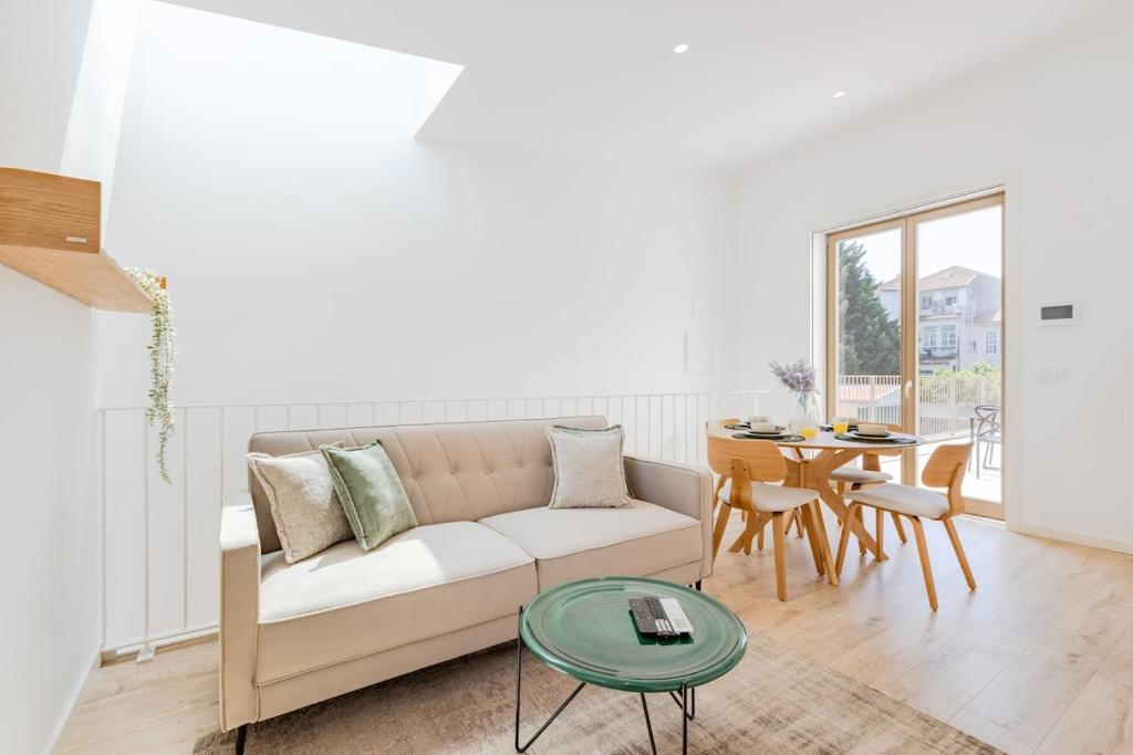 The Sunny Duplex @ BoaVista Flats — photo 1