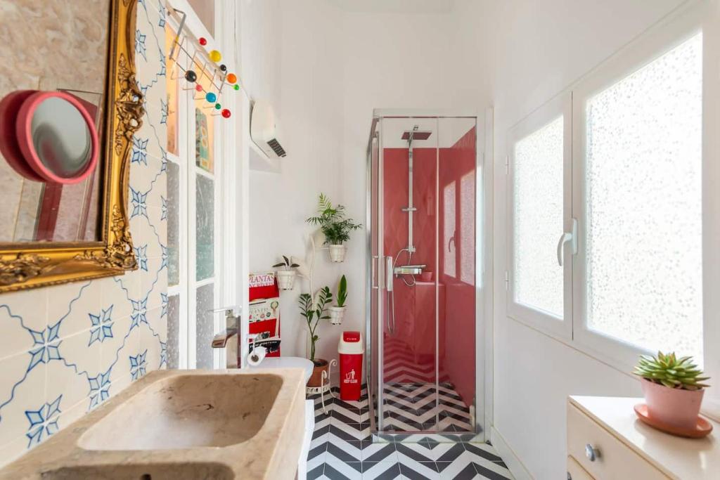 Say What Lisbon? — Street Art / Family Apartment photo 3