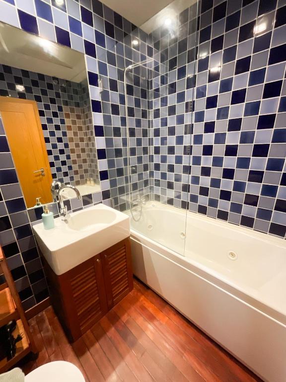 Stunning Luxury Apartment in Chiado 1BR photo 3