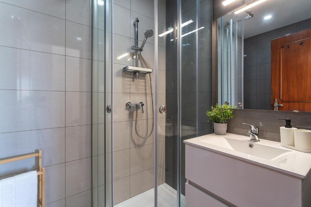 HostWise - Spacious & Sunny Flat - Loulé photo 3
