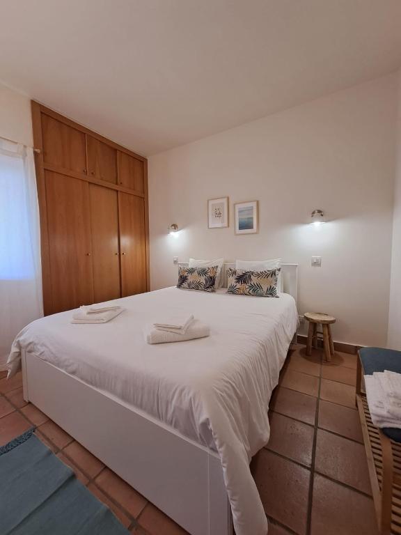 Sea View Apartment Near Meia Praia Beach in Lagos! photo 2